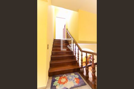 Escada de casa para alugar com 4 quartos, 463m² em Jardim Leonor, São Paulo