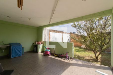 Casa à venda com 200m², 3 quartos e 4 vagas Casa à venda com 200m², 3 quartos e 4 vagasÁrea Externa