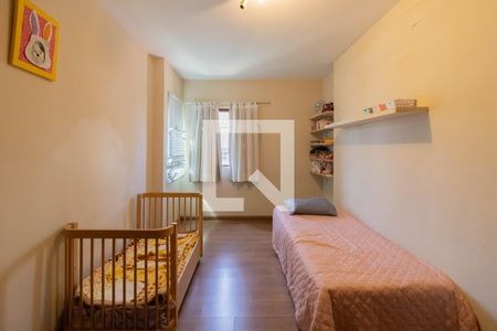 Casa à venda com 200m², 3 quartos e 4 vagas Casa à venda com 200m², 3 quartos e 4 vagasQuarto 2