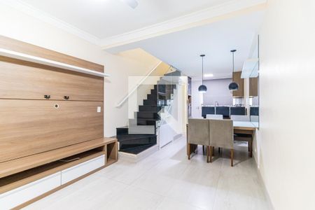 Sala de casa de condomínio para alugar com 2 quartos, 63m² em Vila São Pedro, São Paulo