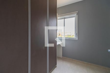 Quarto 2 de apartamento para alugar com 2 quartos, 42m² em Jardim Tupanci, Barueri