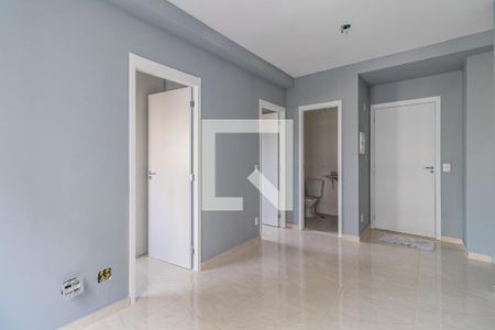 Sala de apartamento para alugar com 2 quartos, 42m² em Jardim Tupanci, Barueri