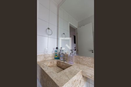 Banheiro  de apartamento à venda com 2 quartos, 49m² em Presidente Altino, Osasco