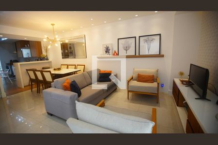 Casa de condomínio à venda com 220m², 4 quartos e 2 vagasSala