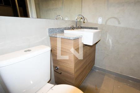 Banheiro de kitnet/studio para alugar com 1 quarto, 28m² em Sumarezinho, São Paulo