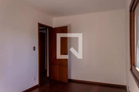 Casa à venda com 225m², 3 quartos e 3 vagas Casa à venda com 225m², 3 quartos e 3 vagasQuarto 2