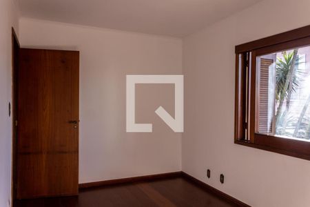 Casa à venda com 225m², 3 quartos e 3 vagas Casa à venda com 225m², 3 quartos e 3 vagasQuarto 2