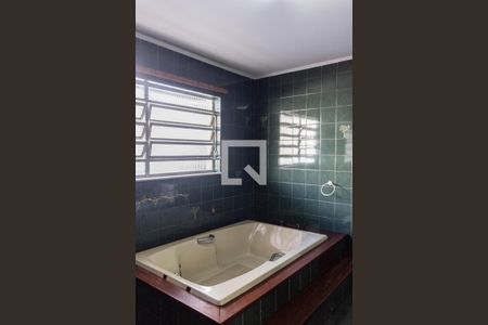 Casa à venda com 225m², 3 quartos e 3 vagas Casa à venda com 225m², 3 quartos e 3 vagasBanheiro