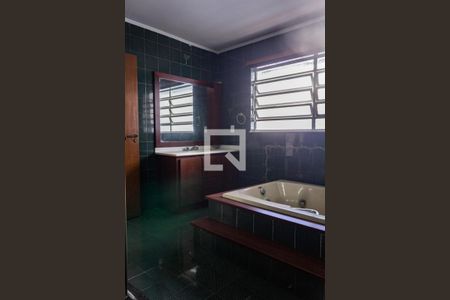 Casa à venda com 225m², 3 quartos e 3 vagas Casa à venda com 225m², 3 quartos e 3 vagasBanheiro