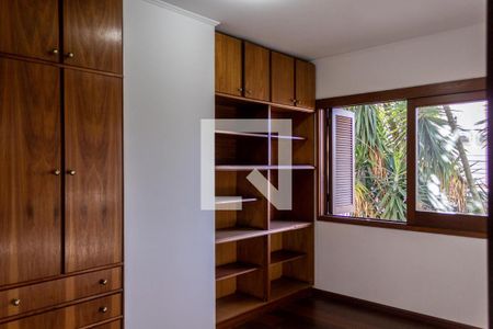 Quarto 1 de casa à venda com 3 quartos, 225m² em Santana, Porto Alegre