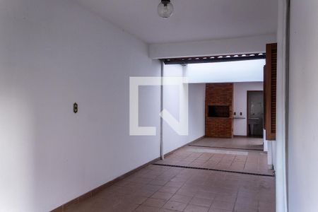 Casa à venda com 225m², 3 quartos e 3 vagas Casa à venda com 225m², 3 quartos e 3 vagasGaragem