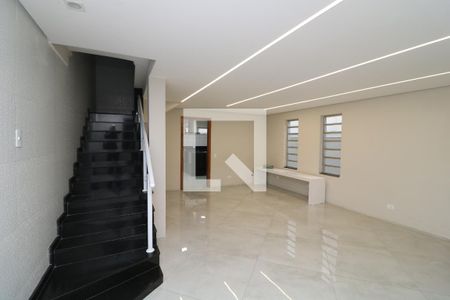 Sala de casa para alugar com 4 quartos, 240m² em Vila Santa Clara, São Paulo