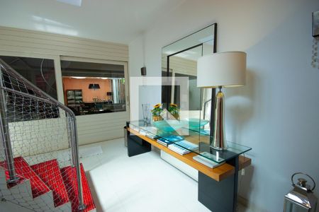 Casa à venda com 540m², 5 quartos e 3 vagas Casa à venda com 540m², 5 quartos e 3 vagasHall de Entrada