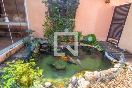 Casa à venda com 540m², 5 quartos e 3 vagas Casa à venda com 540m², 5 quartos e 3 vagasLago