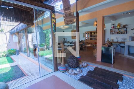 Casa à venda com 540m², 5 quartos e 3 vagas Casa à venda com 540m², 5 quartos e 3 vagasÁrea comum - Churrasqueira