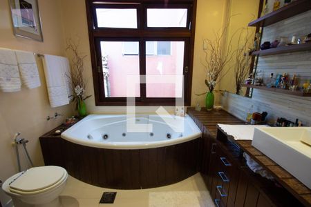 Casa à venda com 540m², 5 quartos e 3 vagas Casa à venda com 540m², 5 quartos e 3 vagasBanheiro da Suíte 1