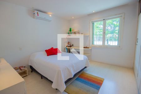 Casa à venda com 540m², 5 quartos e 3 vagas Casa à venda com 540m², 5 quartos e 3 vagasSuíte 2