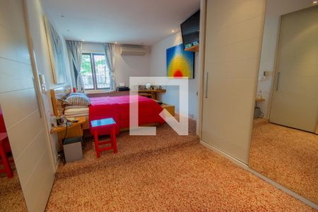 Casa à venda com 540m², 5 quartos e 3 vagas Casa à venda com 540m², 5 quartos e 3 vagasSuíte 1