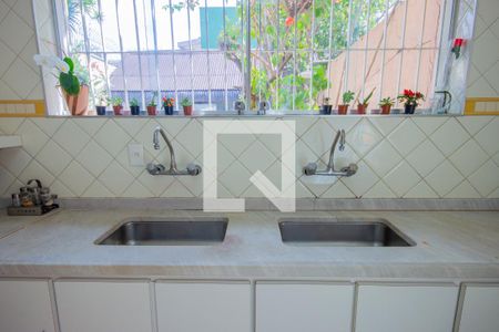 Casa à venda com 540m², 5 quartos e 3 vagas Casa à venda com 540m², 5 quartos e 3 vagasCozinha - Torneira