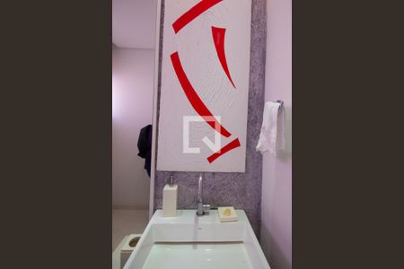 Casa à venda com 540m², 5 quartos e 3 vagas Casa à venda com 540m², 5 quartos e 3 vagasLavabo