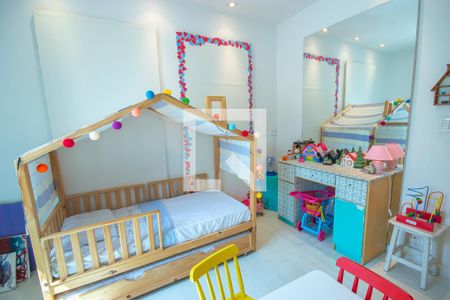 Casa à venda com 540m², 5 quartos e 3 vagas Casa à venda com 540m², 5 quartos e 3 vagasQuarto 3