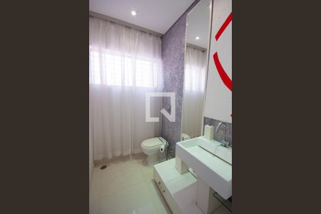 Casa à venda com 540m², 5 quartos e 3 vagas Casa à venda com 540m², 5 quartos e 3 vagasLavabo