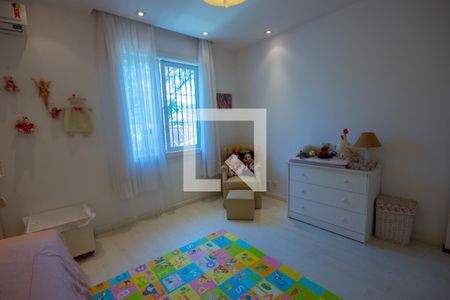 Casa à venda com 540m², 5 quartos e 3 vagas Casa à venda com 540m², 5 quartos e 3 vagasQuarto 1