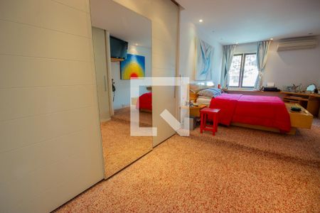 Casa à venda com 540m², 5 quartos e 3 vagas Casa à venda com 540m², 5 quartos e 3 vagasSuíte 1