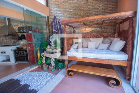 Casa à venda com 540m², 5 quartos e 3 vagas Casa à venda com 540m², 5 quartos e 3 vagasÁrea comum - Churrasqueira