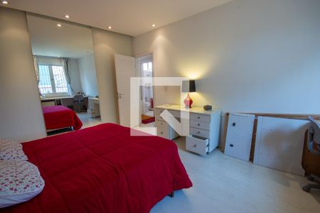 Casa à venda com 540m², 5 quartos e 3 vagas Casa à venda com 540m², 5 quartos e 3 vagasQuarto 2