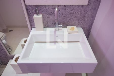 Casa à venda com 540m², 5 quartos e 3 vagas Casa à venda com 540m², 5 quartos e 3 vagasLavabo