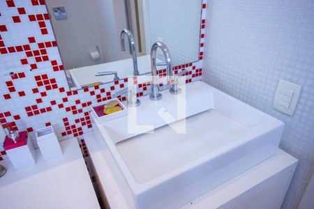 Casa à venda com 540m², 5 quartos e 3 vagas Casa à venda com 540m², 5 quartos e 3 vagasBanheiro 1