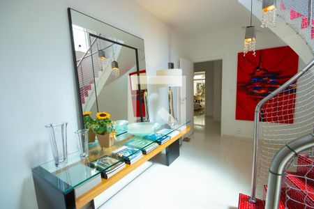 Casa à venda com 540m², 5 quartos e 3 vagas Casa à venda com 540m², 5 quartos e 3 vagasHall de Entrada