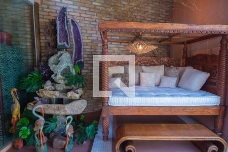 Casa à venda com 540m², 5 quartos e 3 vagas Casa à venda com 540m², 5 quartos e 3 vagasÁrea comum - Churrasqueira