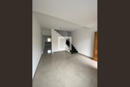 Casa para alugar com 3 quartos, 175m² em Vila Fernandes, São Paulo