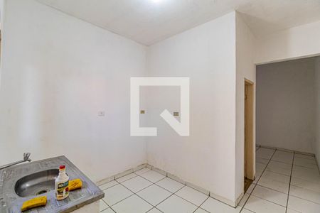 Cozinha de casa para alugar com 1 quarto, 20m² em Vila Dalva, São Paulo