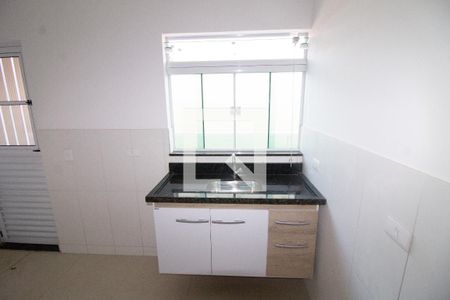 Cozinha de apartamento para alugar com 1 quarto, 25m² em Vila Canero, São Paulo