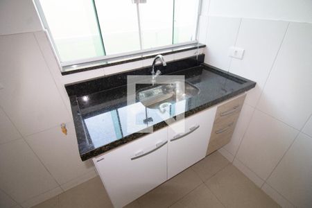 Cozinha de apartamento para alugar com 1 quarto, 25m² em Vila Canero, São Paulo