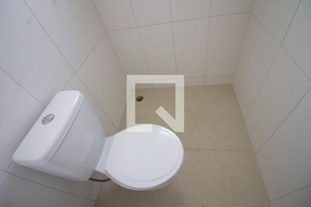 Banheiro de apartamento para alugar com 1 quarto, 25m² em Vila Canero, São Paulo