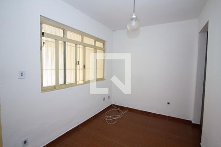 Casa à venda com 90m², 3 quartos e 2 vagasSala