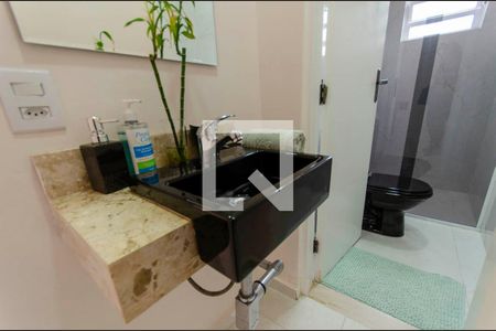 Casa à venda com 420m², 3 quartos e 3 vagas Casa à venda com 420m², 3 quartos e 3 vagasBanheiro 2