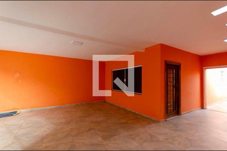 Casa à venda com 420m², 3 quartos e 3 vagas Casa à venda com 420m², 3 quartos e 3 vagasGaragem