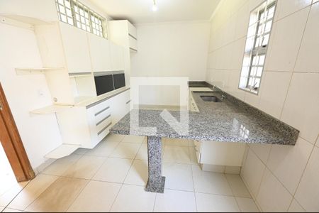 Cozinha de casa de condomínio para alugar com 3 quartos, 125m² em Santa Genoveva, Goiânia