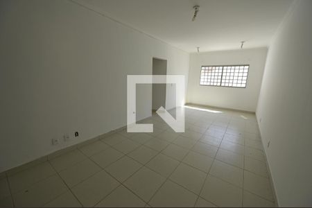 Sala de casa de condomínio para alugar com 3 quartos, 125m² em Santa Genoveva, Goiânia