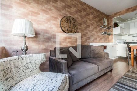 Sala de TV de apartamento para alugar com 1 quarto, 51m² em Bethaville I, Barueri