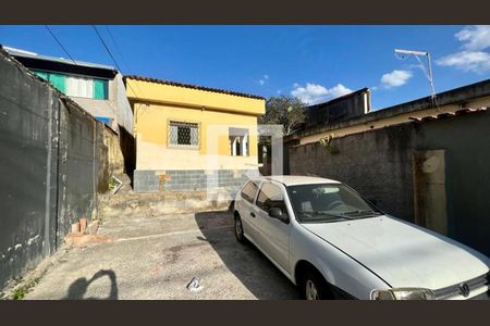 Garagem 1 de casa à venda com 3 quartos, 240m² em Boa Vista, Belo Horizonte