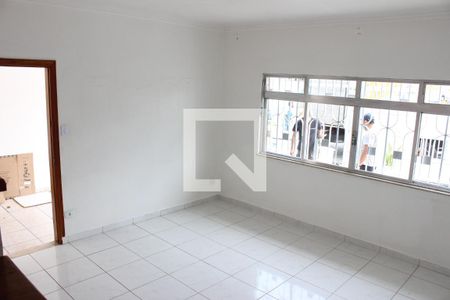 Sala de casa para alugar com 3 quartos, 121m² em Vila Cascatinha, São Vicente