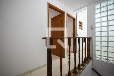 Corredor de casa para alugar com 2 quartos, 150m² em Vila Pirajussara, São Paulo