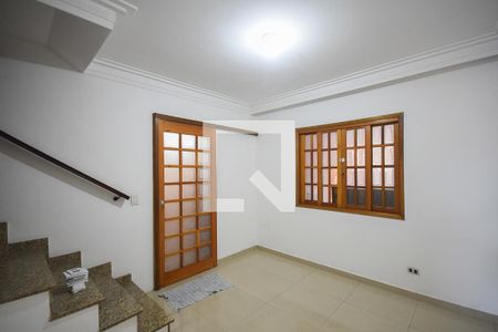 Sala de casa para alugar com 2 quartos, 150m² em Vila Pirajussara, São Paulo