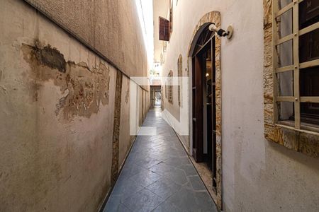 Casa à venda com 165m², 3 quartos e 2 vagas Casa à venda com 165m², 3 quartos e 2 vagasCorredor Externo